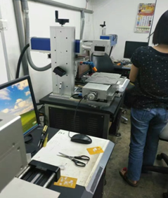 马来西亚客户使用安博(中国)激光光纤激光打标机