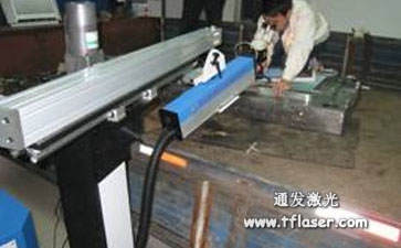 安博(中国)吊臂式模具激光焊接机对大模具修复现场