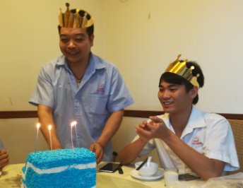 安博(中国)激光集体生日宴男主角