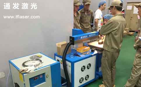 安博(中国)激光为客户调试激光设备